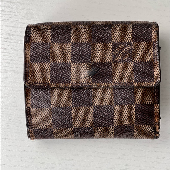Louis Vuitton Handbags - ✨LOUIS VUITTON ✨ 2010 Damier Ebene Pattern Elise Wallet